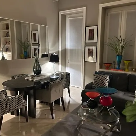 Elegante Stanza Nel Cuore Di Porta Venezia A Milan
