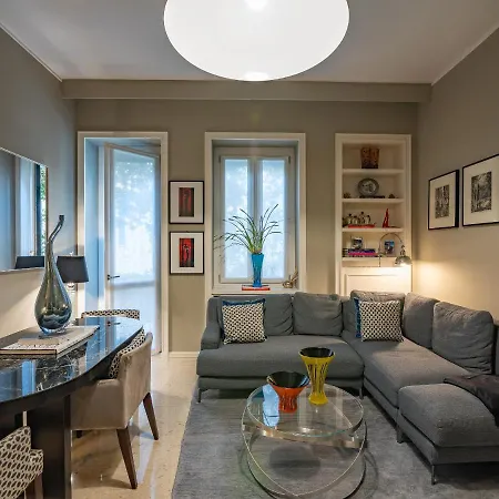 Elegante Stanza Nel Cuore Di Porta Venezia A Guest house Milan